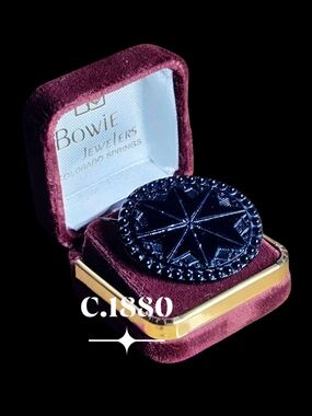 Antique Victorian French Jet Black Glass Eight-Point Star Mourning Brooch c. 188